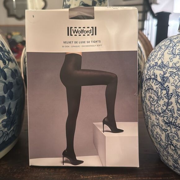 NWT Wolford Velvet De Luxe 50 Tights in black size small - Picture 2 of 5